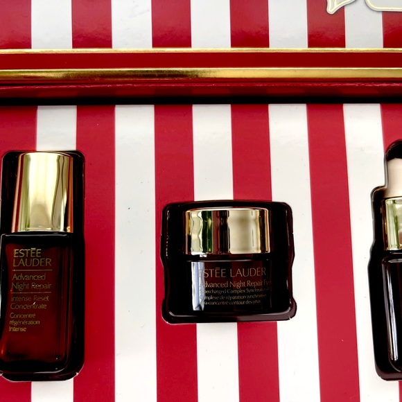 Estée Lauder Nighttime Experts. - Picture 3 of 4